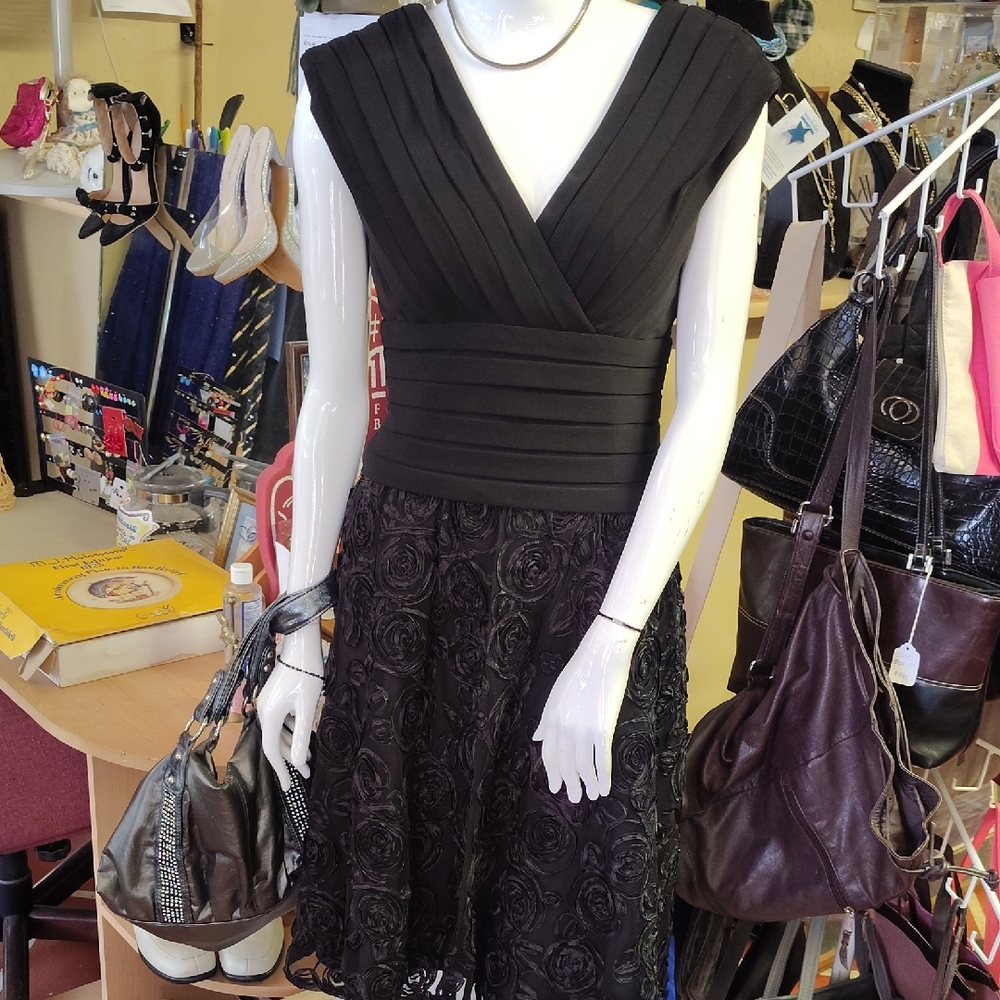 Adrianna Papell Black Textured Midi Dress